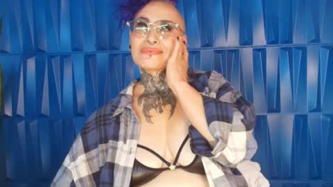 Snapshot of sandyrosee_ chatting on February 19, 8:20 pm Sandy Rose online show from February 19, 8:20 pm
