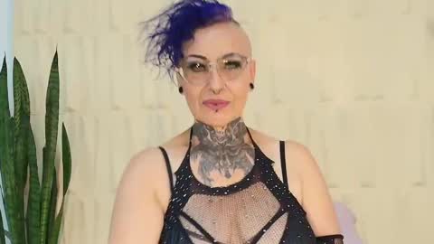 Snapshot of sandyrosee_ chatting on March 6, 5:22 pm Sandy Rose online show from March 6, 5:22 pm