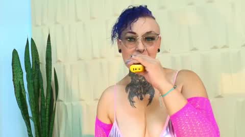 Snapshot of sandyrosee_ chatting on March 12, 6:32 pm Sandy Rose online show from March 12, 6:32 pm