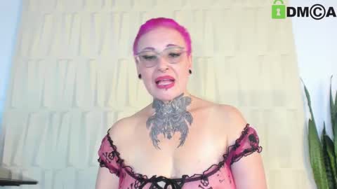 Snapshot of sandyrosee_ chatting on October 8, 3:02 am Sandy Rose online show from October 8, 3:02 am