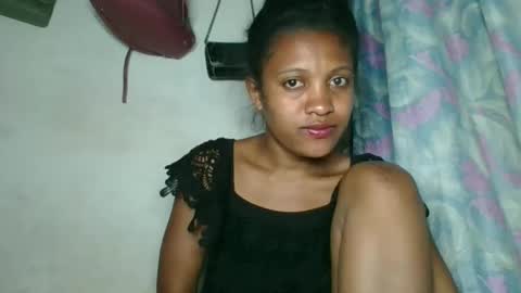 Snapshot of sanelie09 chatting on October 31, 7:25 pm sanelie09 online show from October 31, 7:25 pm