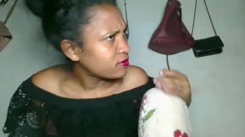 Snapshot of sanelie09 chatting on November 1, 8:19 pm sanelie09 online show from November 1, 8:19 pm