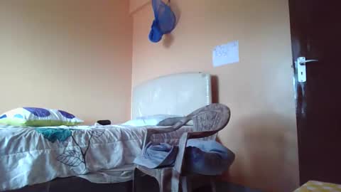 santalicious online show from April 15, 8:17 am