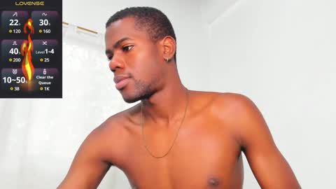 Snapshot of santi_brown1 chatting on January 25, 10:50 pm Santibrown online show from January 25, 10:50 pm