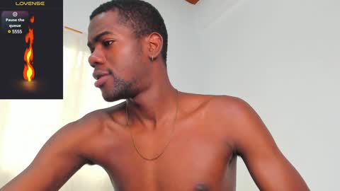 Snapshot of santi_brown1 chatting on January 28, 8:58 pm Santibrown online show from January 28, 8:58 pm