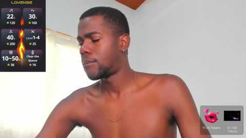 Snapshot of santi_brown1 chatting on February 26, 6:59 pm Santibrown online show from February 26, 6:59 pm