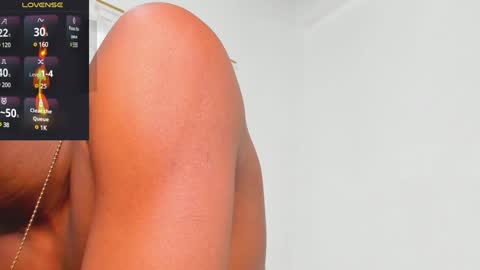 Snapshot of santi_brown1 chatting on January 26, 10:46 pm Santibrown online show from January 26, 10:46 pm