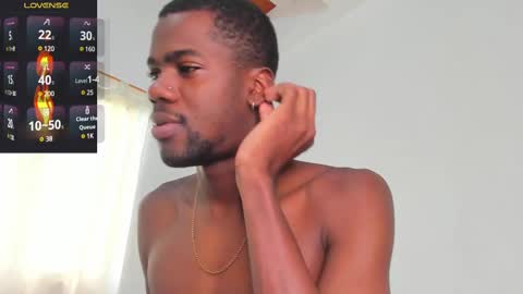 Snapshot of santi_brown1 chatting on February 27, 6:53 pm Santibrown online show from February 27, 6:53 pm