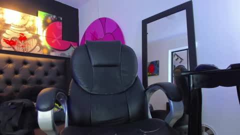 santi online show from December 24, 3:16 pm