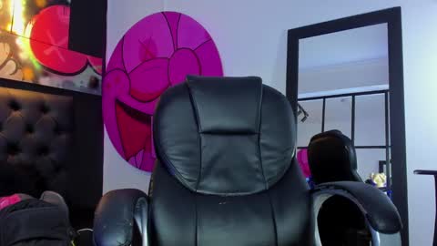 santi online show from February 26, 4:05 pm