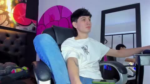 santi online show from February 28, 3:37 pm