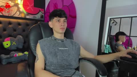 santi online show from February 10, 4:36 pm