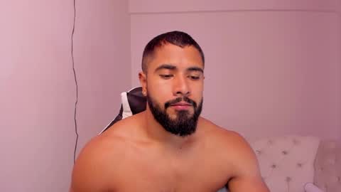 santiago_huntt online show from February 19, 12:22 pm