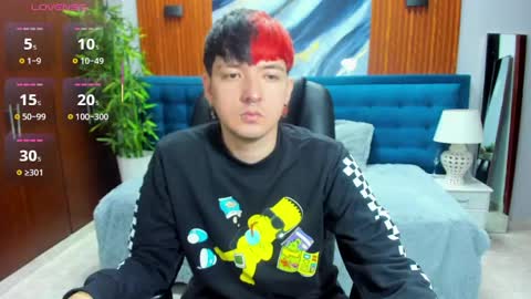 SANTIAGO  online show from April 9, 10:37 pm