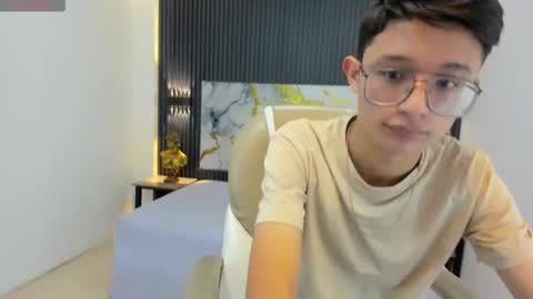 santiago_russo18 online show from September 19, 12:31 pm