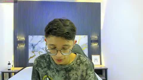 santiago_russo18 online show from February 5, 12:03 am