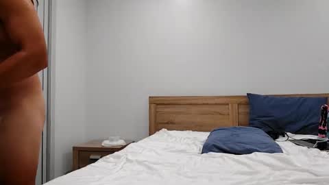 Santiago Cruzz online show from December 7, 2:19 pm