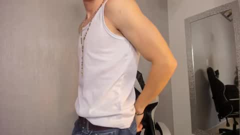 Julius Novachrono  online show from October 26, 8:08 pm