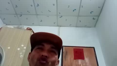 santichai561323 online show from February 6, 1:38 am