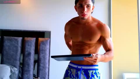 Santiago Seans online show from February 9, 3:04 pm