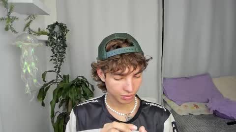 kitty online show from December 22, 12:39 am