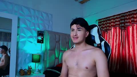 Snapshot of santyago_taylor chatting on February 10, 6:24 pm Santyago online show from February 10, 6:24 pm