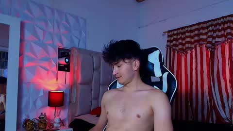 Snapshot of santyago_taylor chatting on February 12, 7:56 pm Santyago online show from February 12, 7:56 pm