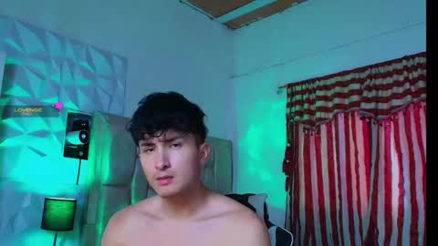 Snapshot of santyago_taylor chatting on January 22, 10:05 pm Santyago online show from January 22, 10:05 pm