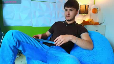 Snapshot of santyago_taylor chatting on September 22, 6:56 pm Santyago online show from September 22, 6:56 pm