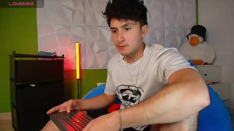 Snapshot of santyago_taylor chatting on October 6, 7:20 pm Santyago online show from October 6, 7:20 pm