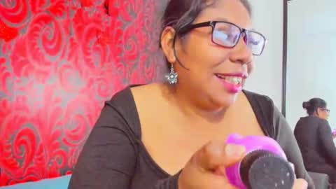 saphira muse online show from April 10, 6:30 am