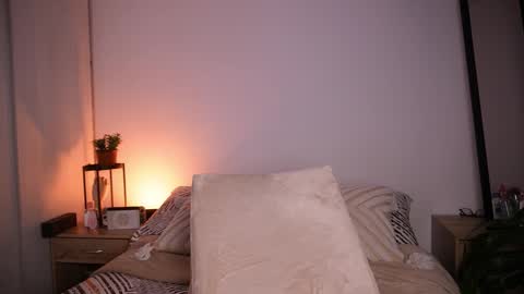 Snapshot of sara_albrecht chatting on September 23, 2:16 am Sara online show from September 23, 2:16 am