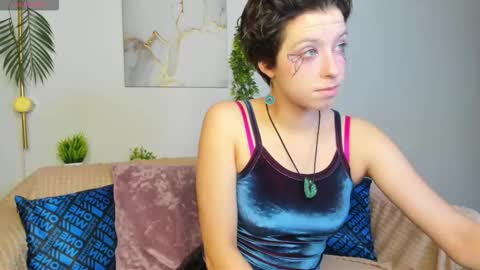 Sarah online show from November 18, 9:01 am