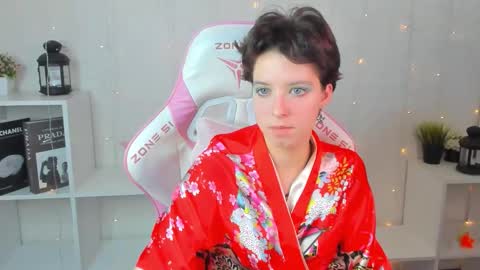 Sarah online show from December 4, 2:22 am