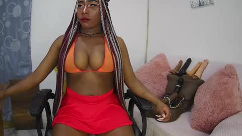 Snapshot of sara_greyx chatting on October 8, 9:54 pm Sara Greyx online show from October 8, 9:54 pm