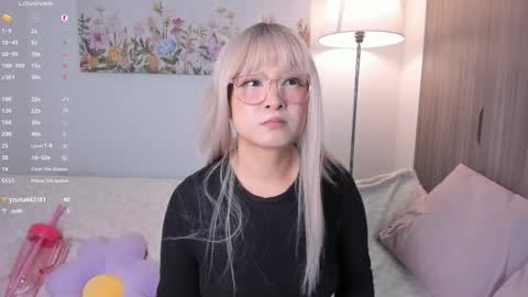 Snapshot of sara_kim_ chatting on October 20, 12:37 am Sara new account give me thomb up Follow me help me reach 15k followers again online show from October 20, 12:37 am