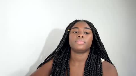 Snapshot of sara_muscle chatting on October 15, 5:11 am Sara online show from October 15, 5:11 am