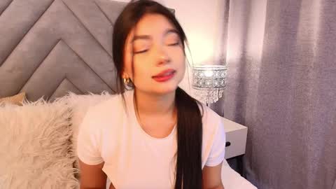 sara_owens7 online show from May 16, 2:41 am