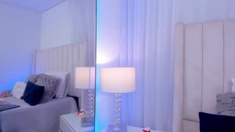 sara_sanders online show from November 9, 9:39 pm