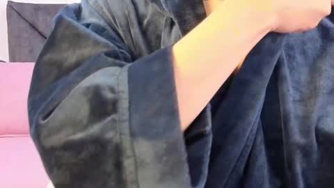 sara  online show from November 15, 2:07 pm