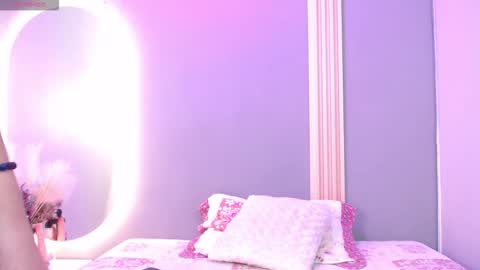 Snapshot of sara_slim_ chatting on September 26, 2:36 pm sara_slim_ online show from September 26, 2:36 pm
