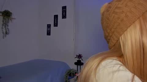 sara_sweett9 online show from March 18, 11:10 pm