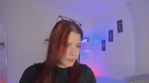 sara_sweett9 online show from October 28, 9:27 pm