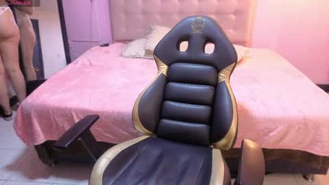 sara_valderrama_ online show from May 29, 12:47 pm