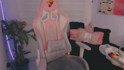 Sarah Ramirez online show from September 11, 3:30 am