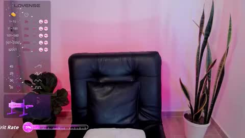 saraaisa online show from October 23, 8:42 pm