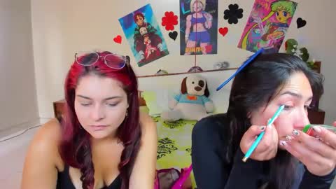 Snapshot of saraandmarilyn chatting on January 29, 1:49 pm Alahia and Marilyn online show from January 29, 1:49 pm