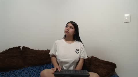 Snapshot of saraandthomas chatting on October 6, 10:05 pm sara and thomas online show from October 6, 10:05 pm