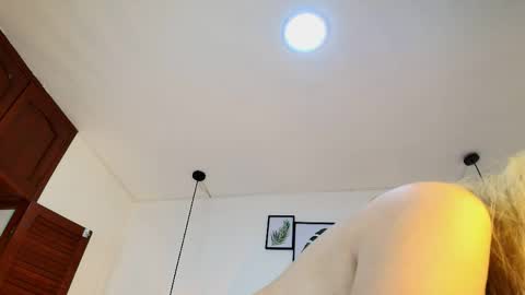 sarablonde_t online show from April 10, 9:41 pm