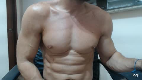 saradorj92 online show from January 25, 10:28 pm